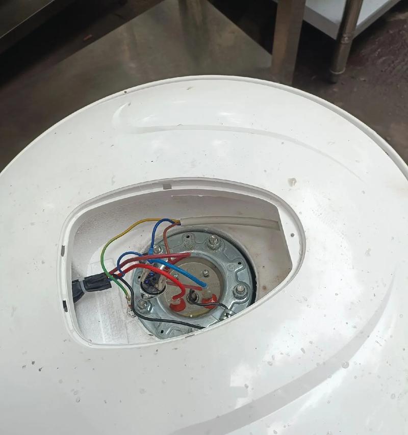 自制热水器清洗排污管方法——简单有效的解决方案（用自制热水器清洗排污管，让管道畅通无阻）